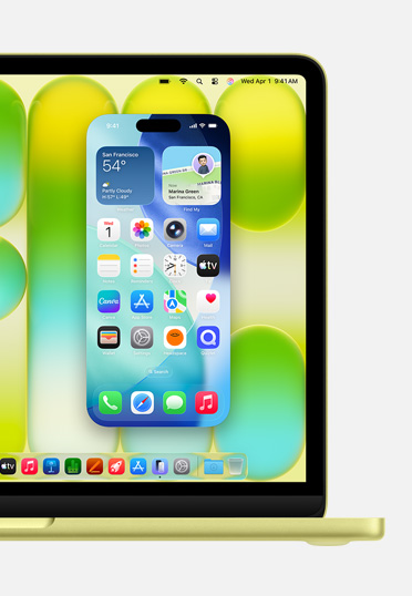 MacBook 正面圖，螢幕顯示 iPhone 的鏡像輸出功能，使用者可以從 Mac 控制 iPhone 螢幕